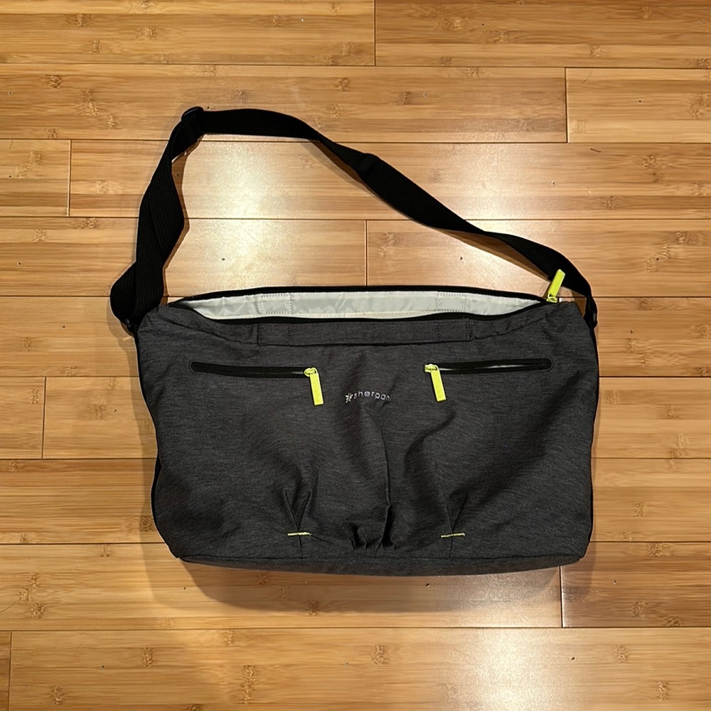 Sherpani force gym bag